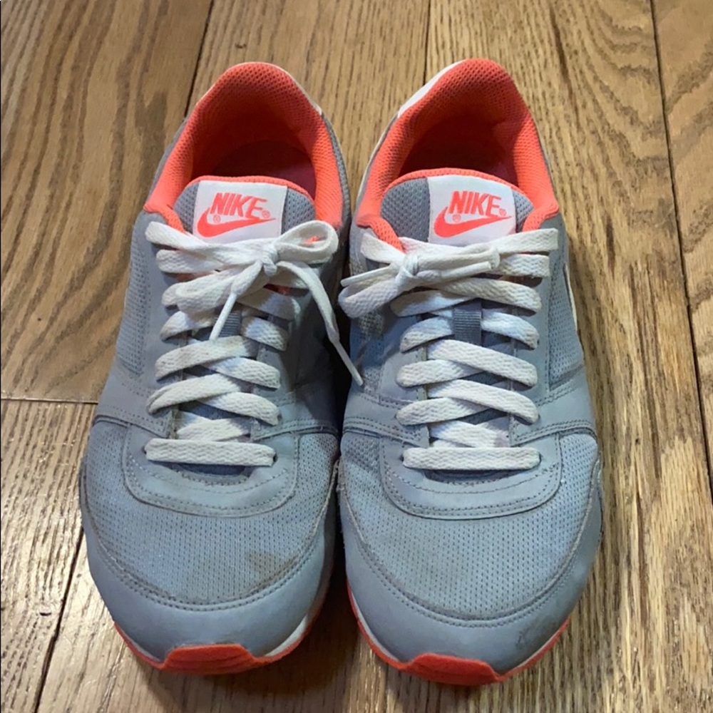 Nike Tennis Shoe *must go!!*